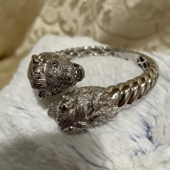 Sterling silver 925 Diamond accents Loins Heads bracelet Hefty in weight - Picture 5 of 11